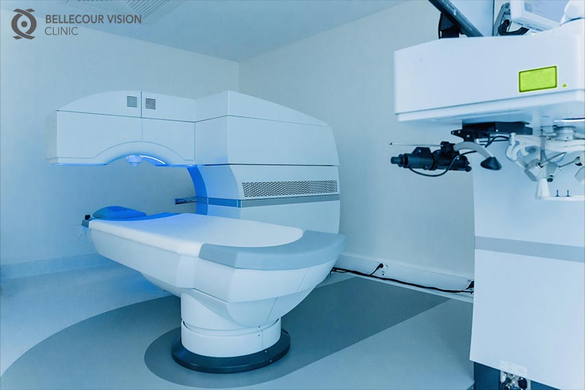 Eye surgery with laser, in Lyon France